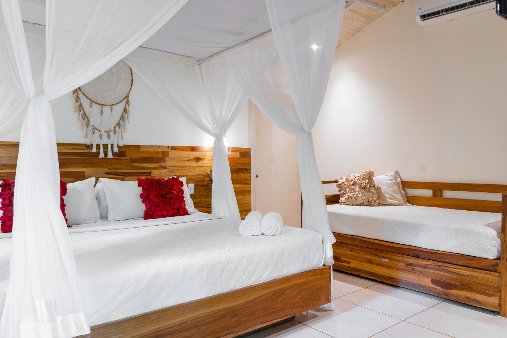 Banana Beach Bungalows Playa Santa Teresa  Εξωτερικό φωτογραφία